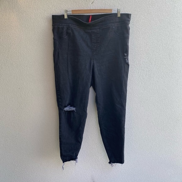 Spanx Distressed Ankle  Jeans Elastic Waist Black Size 3X - Picture 1 of 5